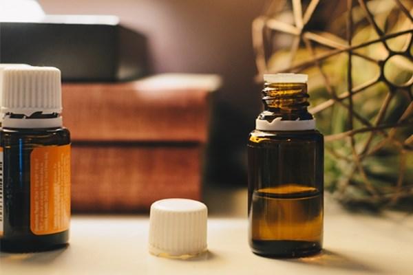 Our Favorite Essential Oils & Uses - LOMA RETAIL